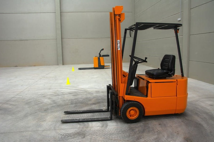 FLT a forklift in a warehouse